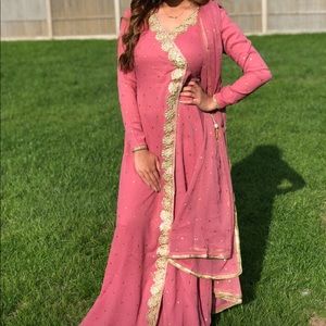 Pakistani shalwar kameez (dress)